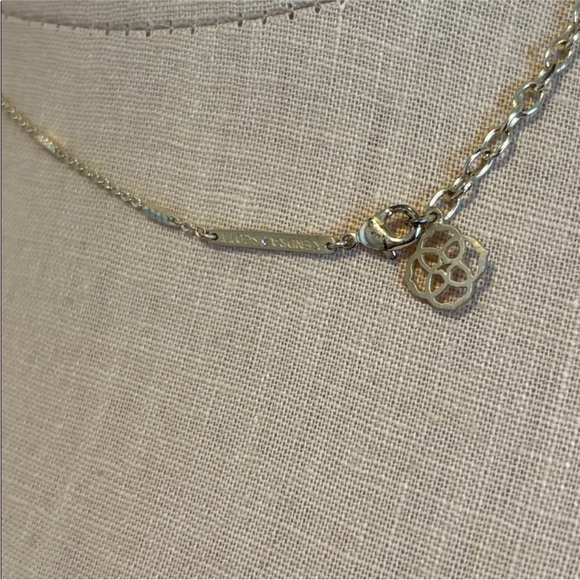 ✨SALE✨ Kendra Scott Fern Necklace Kendra Scott Necklace Gold - Picture 5 of 12